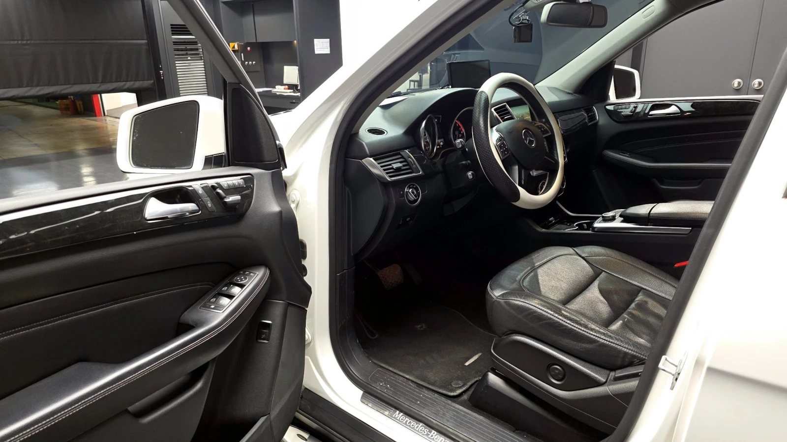 Mercedes-Benz ML 350 | АВТОФИНАНСИРАНЕ | ФИКСИРАНА ЦЕНА ДО БЪЛГАРИЯ, снимка 4 - Автомобили и джипове - 55287760