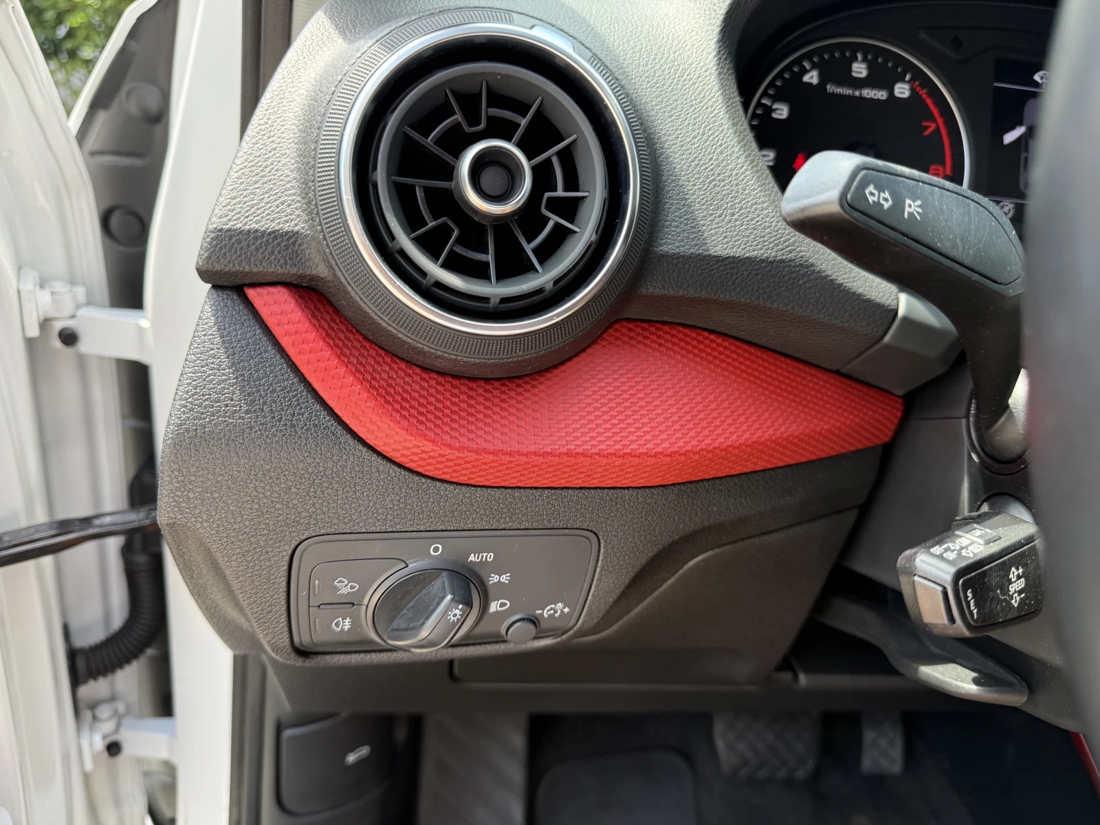 Audi Q2 35TFSI S-LINE.Full-Led., снимка 13 - Автомобили и джипове - 55413426