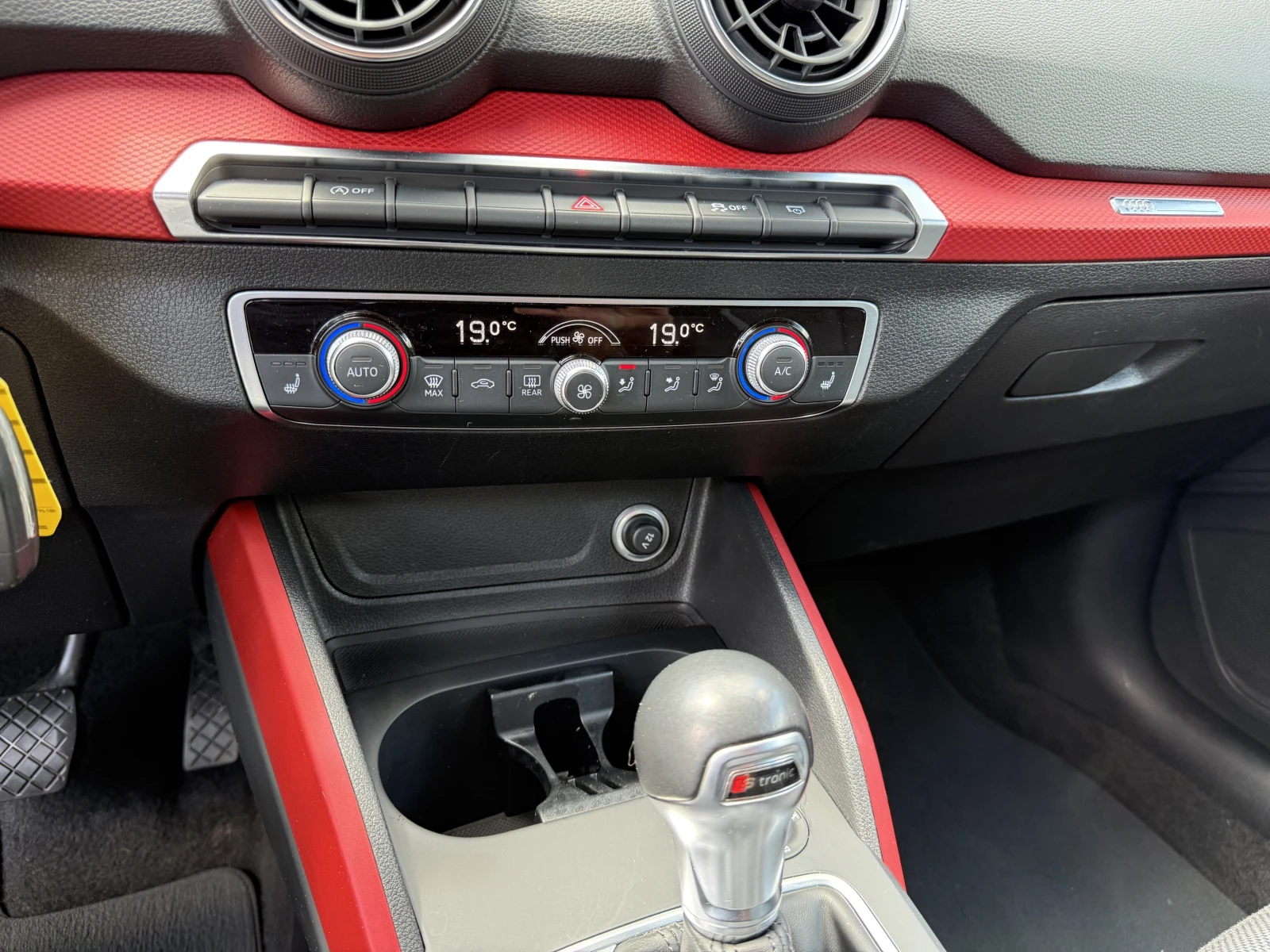 Audi Q2 35TFSI S-LINE.Full-Led., снимка 12 - Автомобили и джипове - 55413426