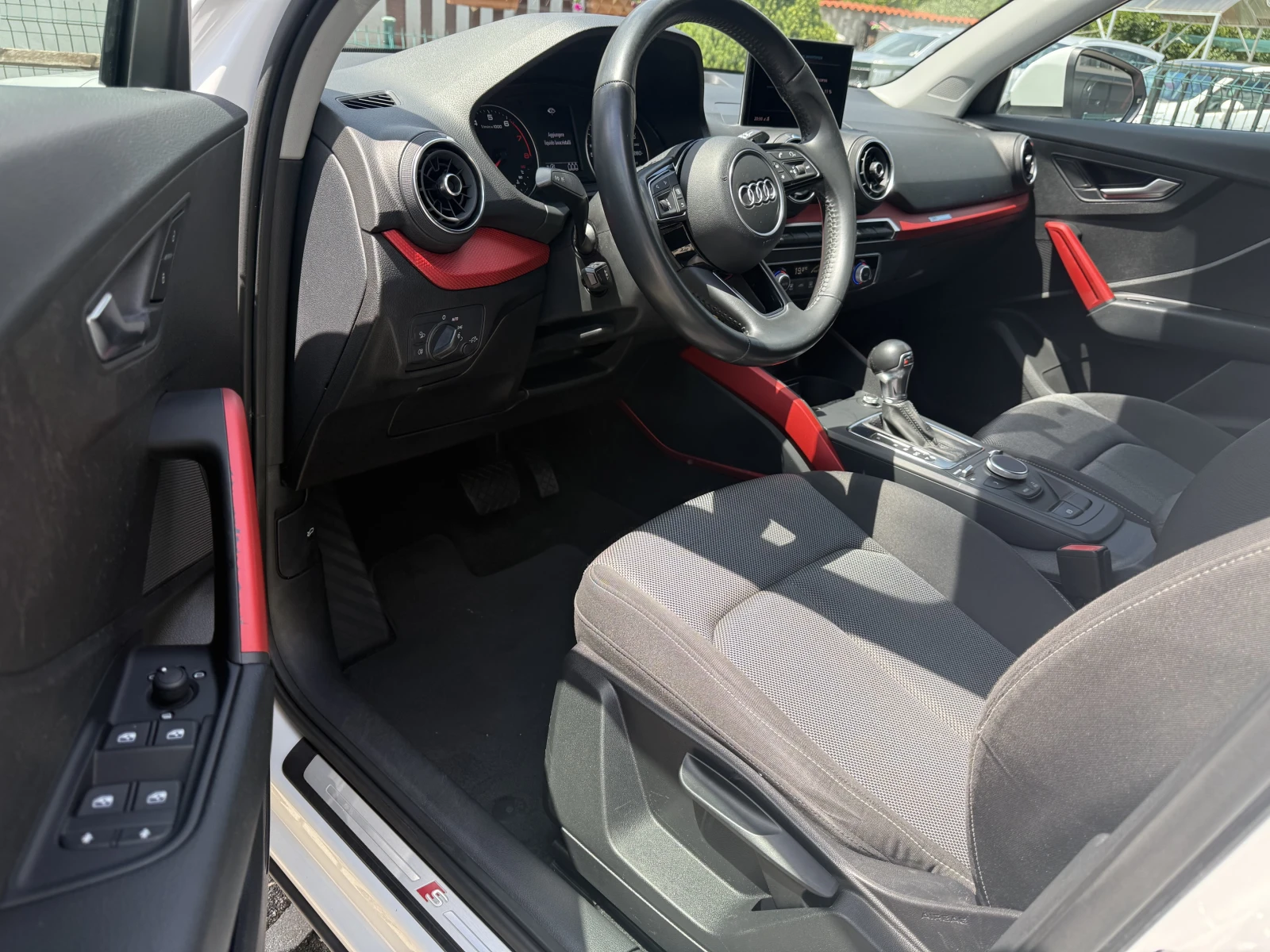 Audi Q2 35TFSI S-LINE.Full-Led., снимка 8 - Автомобили и джипове - 55413426
