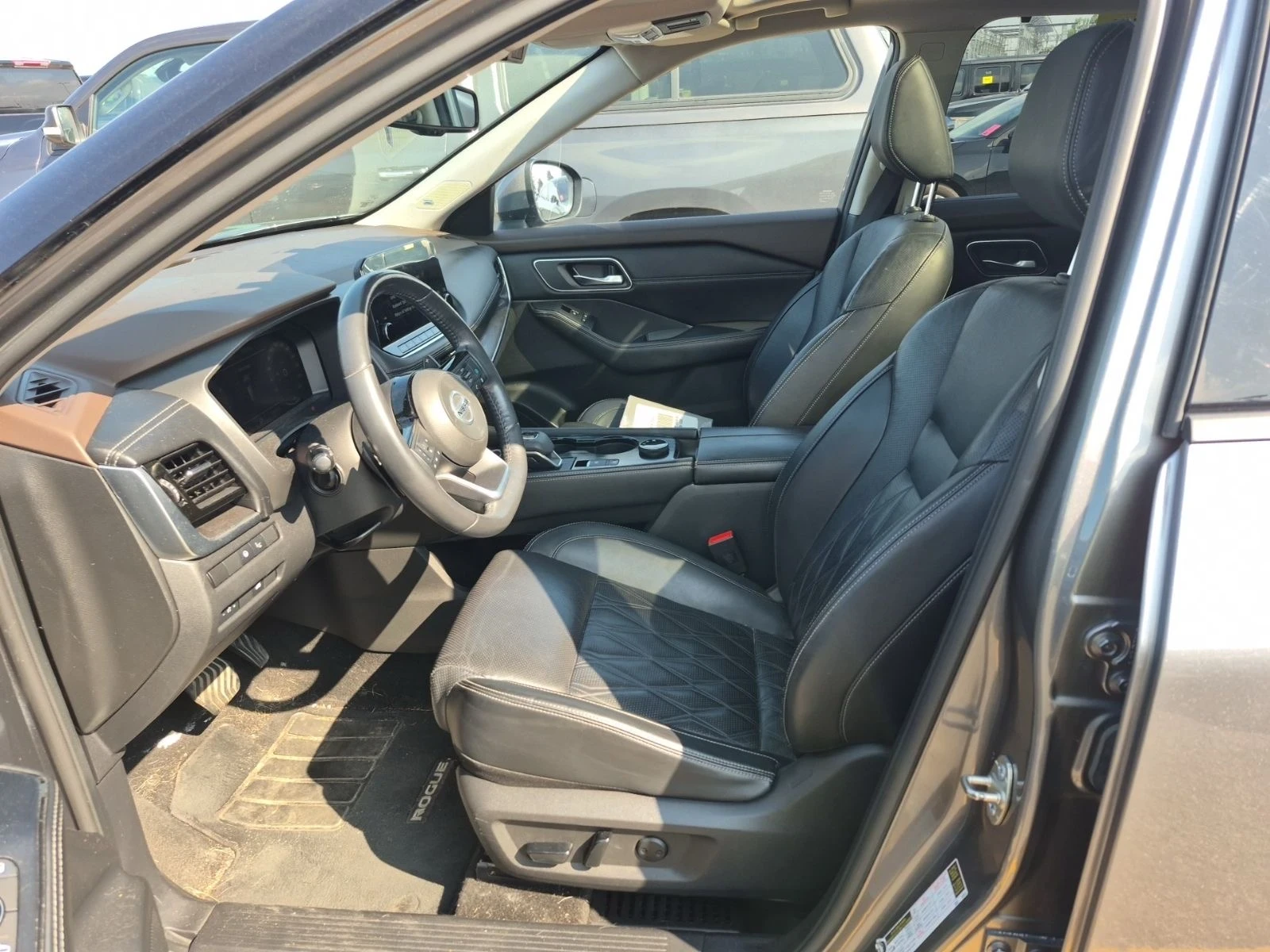 Nissan Rogue PLATINUM* 360* Pano* HUD* Подгрев* , снимка 6 - Автомобили и джипове - 55562930