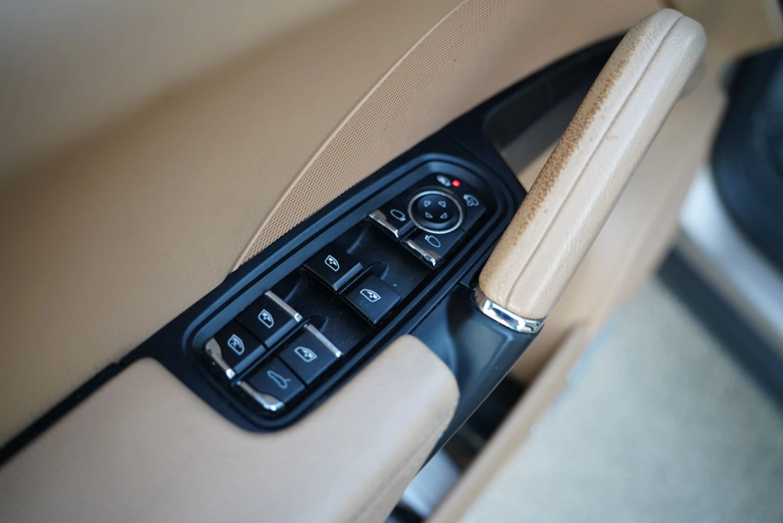 Porsche Cayenne, снимка 15 - Автомобили и джипове - 55696380