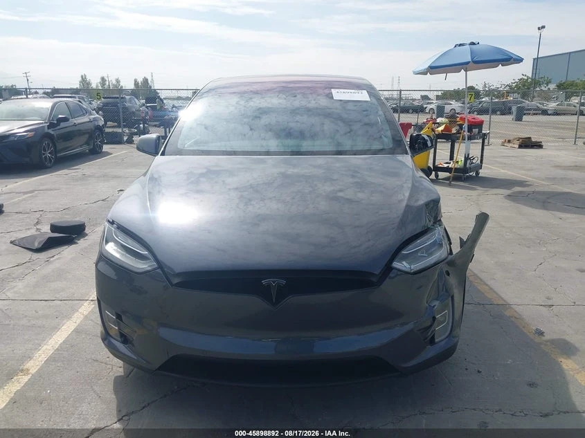 Tesla Model X 75D AWD, снимка 13 - Автомобили и джипове - 55893480