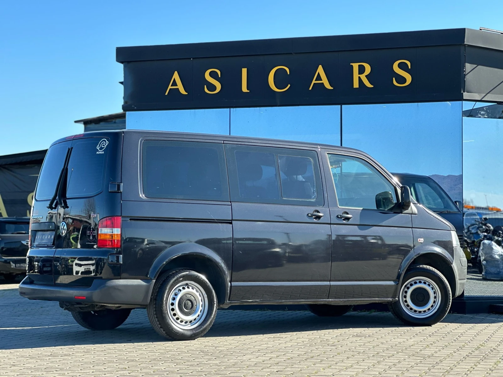 VW Transporter /2.5 TDI / 174 HP / AUTOMAT / 4+ 1 / - изображение 5
