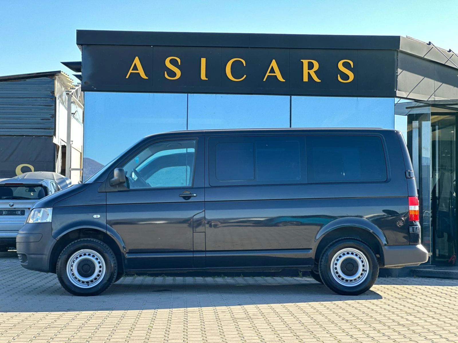 VW Transporter /2.5 TDI / 174 HP / AUTOMAT / 4+ 1 / - изображение 2
