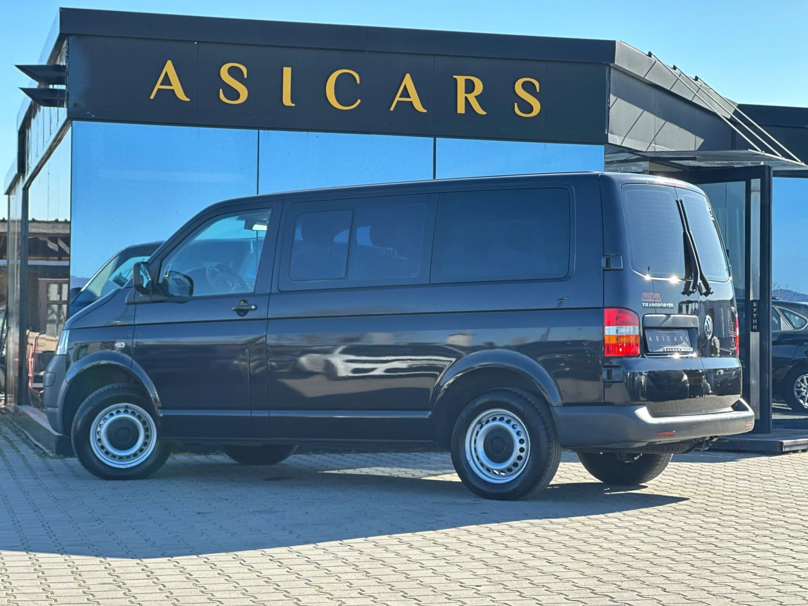 VW Transporter /2.5 TDI / 174 HP / AUTOMAT / 4+ 1 / - изображение 3