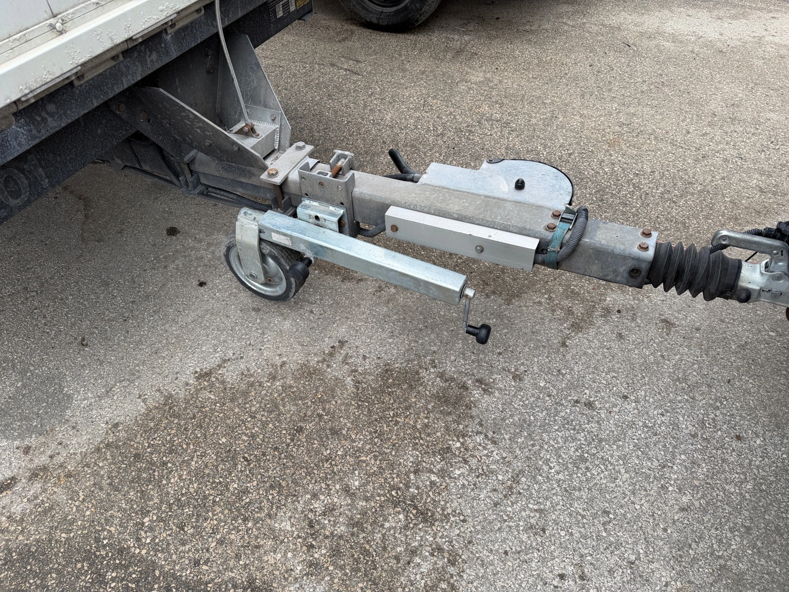 Iveco Daily 35С18* КОМПОЗИЦИЯ* КЛИМА* 4.20m* 3.5т, снимка 10 - Бусове и автобуси - 53928474