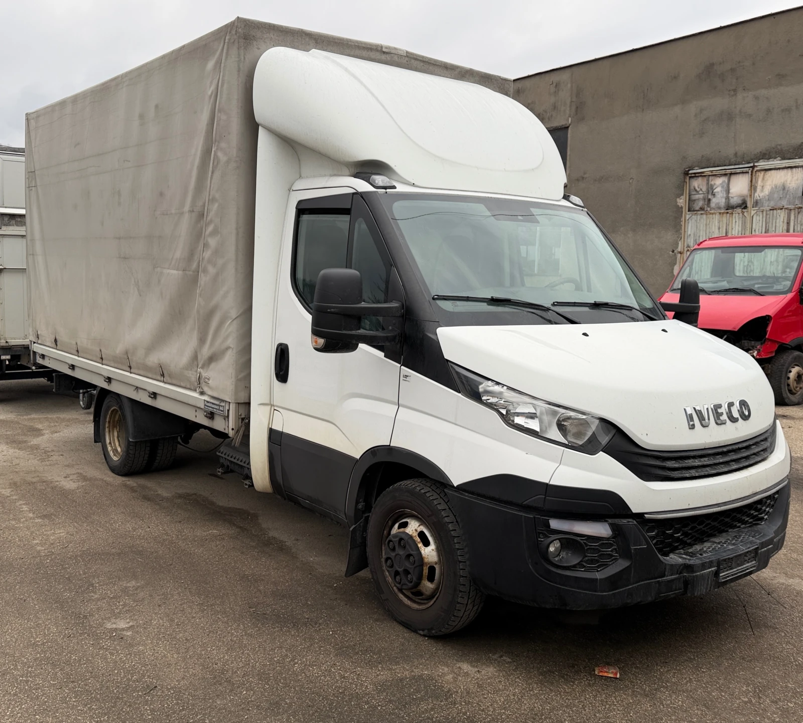 Iveco Daily 35С18* КОМПОЗИЦИЯ* КЛИМА* 4.20m* 3.5т, снимка 3 - Бусове и автобуси - 53928474