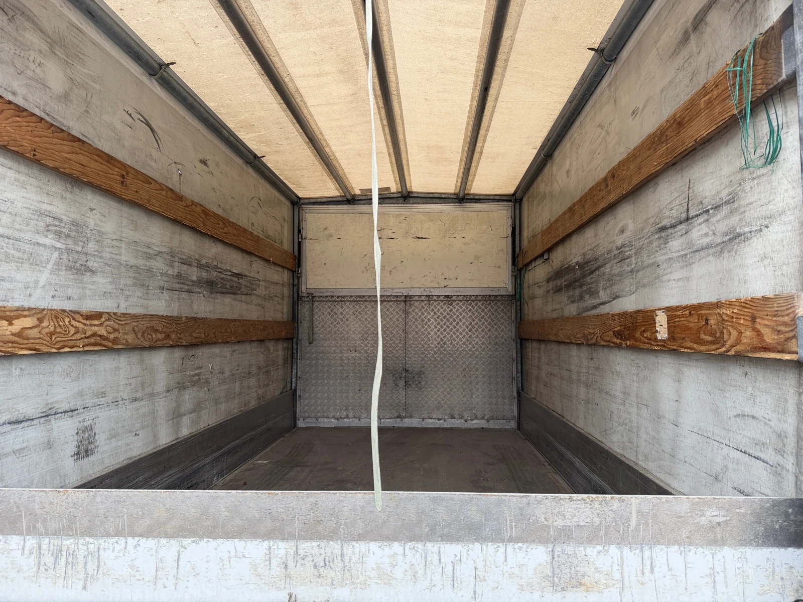 Iveco Daily 35С18* КОМПОЗИЦИЯ* КЛИМА* 4.20m* 3.5т, снимка 9 - Бусове и автобуси - 53928474