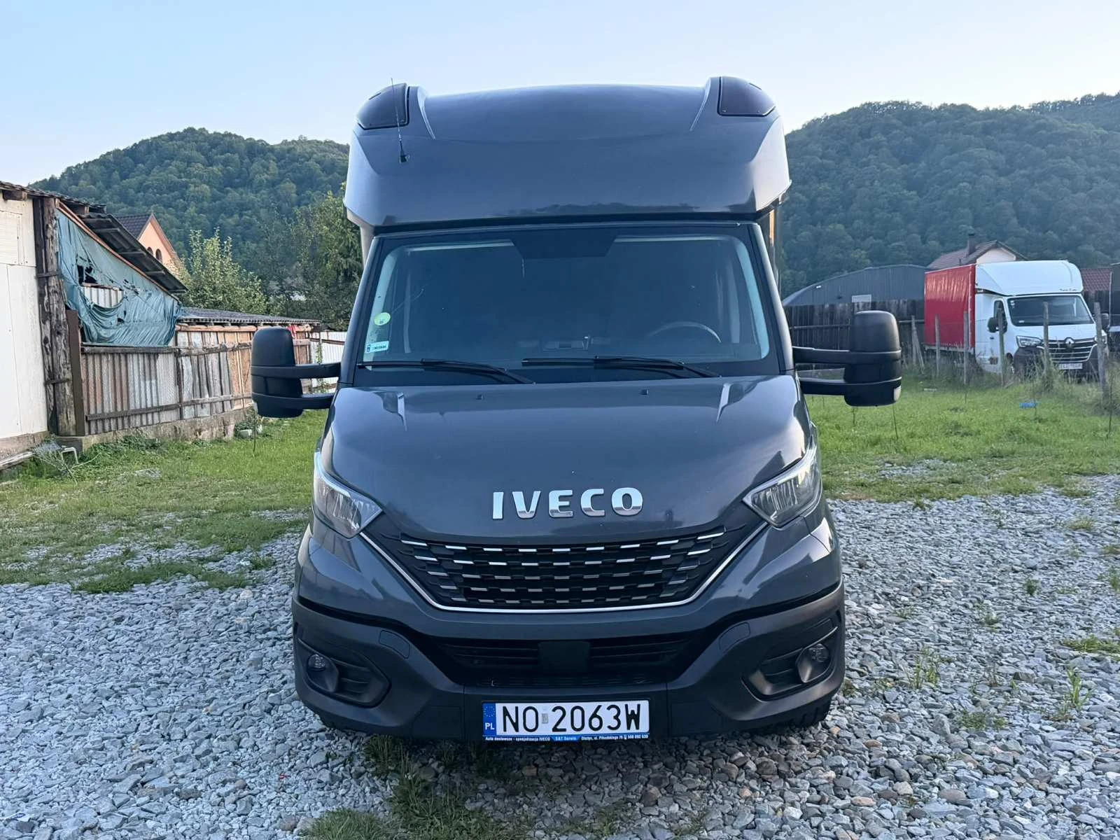 Iveco Daily АВТОМАТ//ДВОЙНА КАБИНА//ЛЕД//ЛИЗИНГ//ПАДАЩ БОРД /, снимка 4 - Бусове и автобуси - 55577519