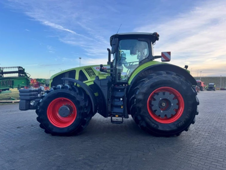 Трактор Claas AXION 930 - изображение 2