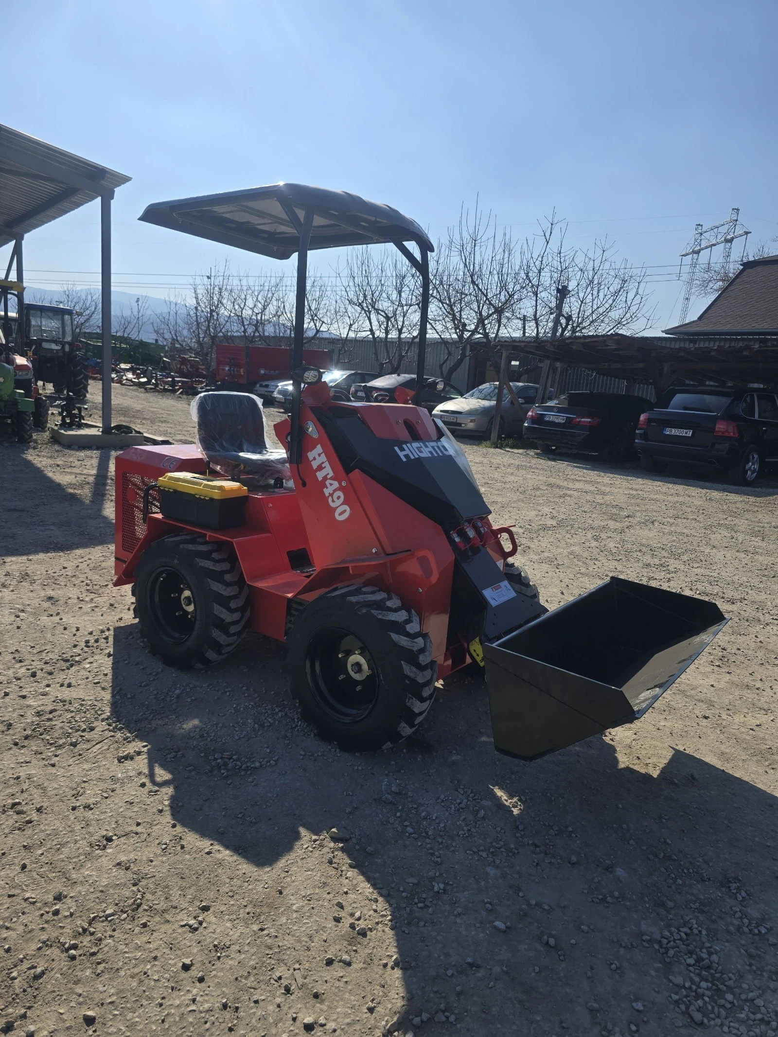 Мини челни товарачи Bobcat Бензинов, двуцилиндров китайски челен товарач - изображение 3