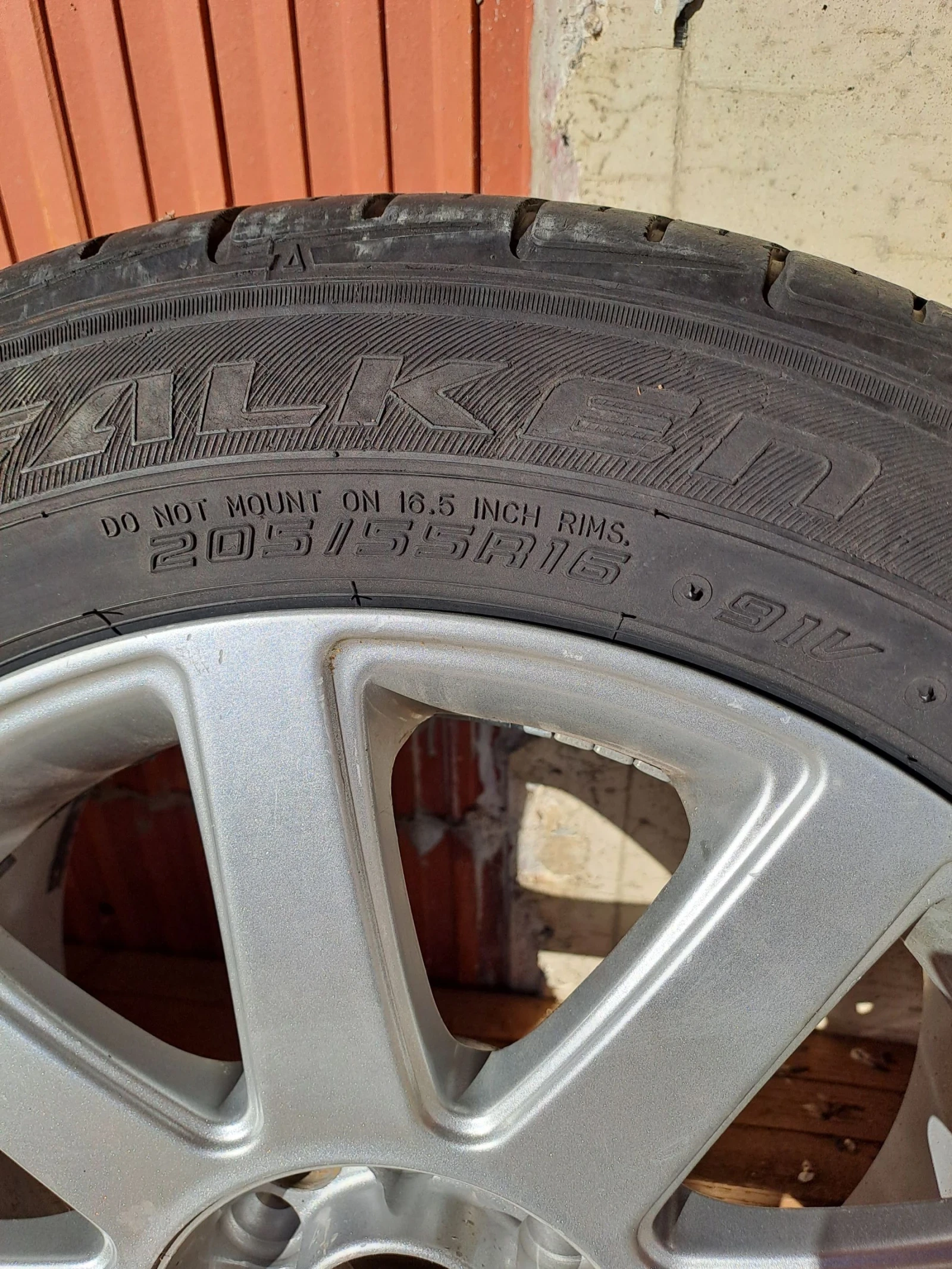    205/55R16  VW | Mobile.bg   4