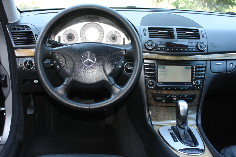 Mercedes-Benz E 320 V-6 , снимка 10 - Автомобили и джипове - 43453031
