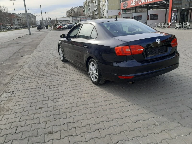 VW Jetta 1, 6 tdi, снимка 4 - Автомобили и джипове - 48219472