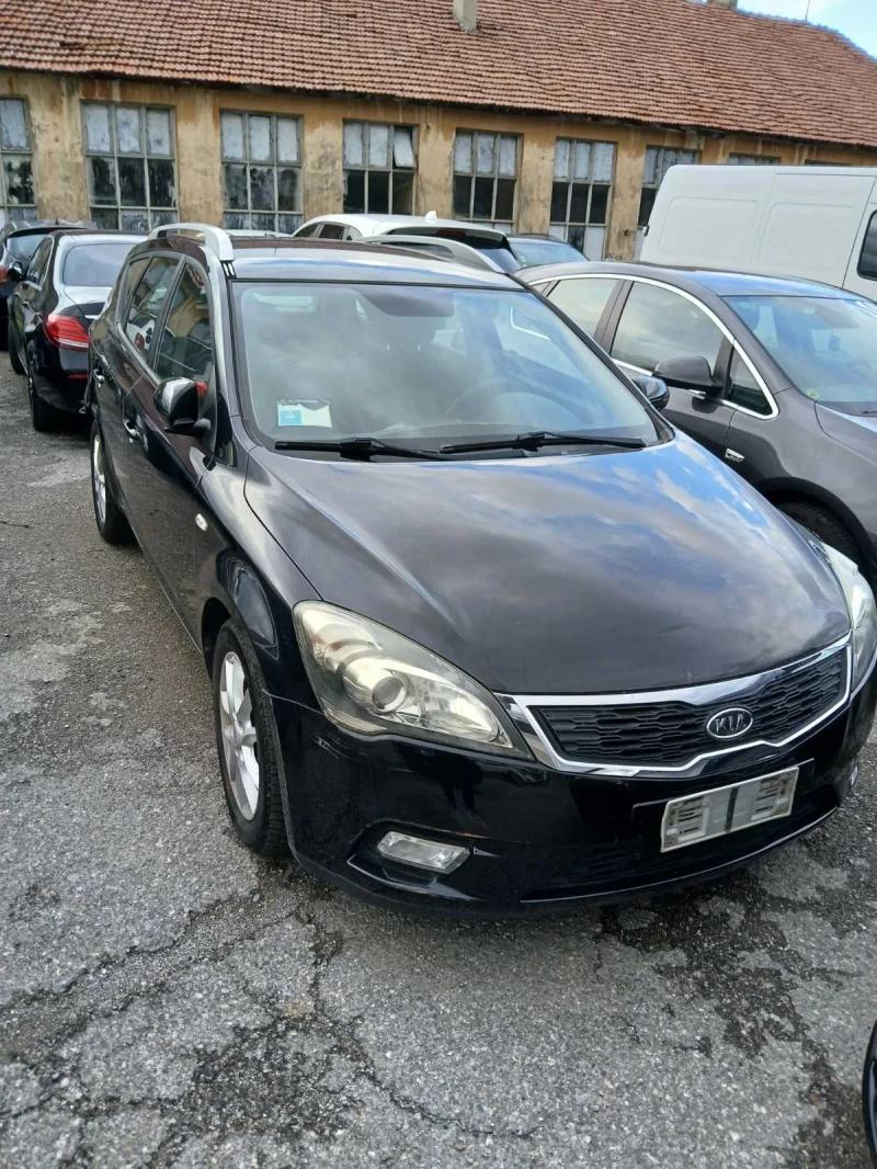 Kia Ceed 1.4i FACELIFT, 176000 km!!!!!, снимка 1 - Автомобили и джипове - 47488107