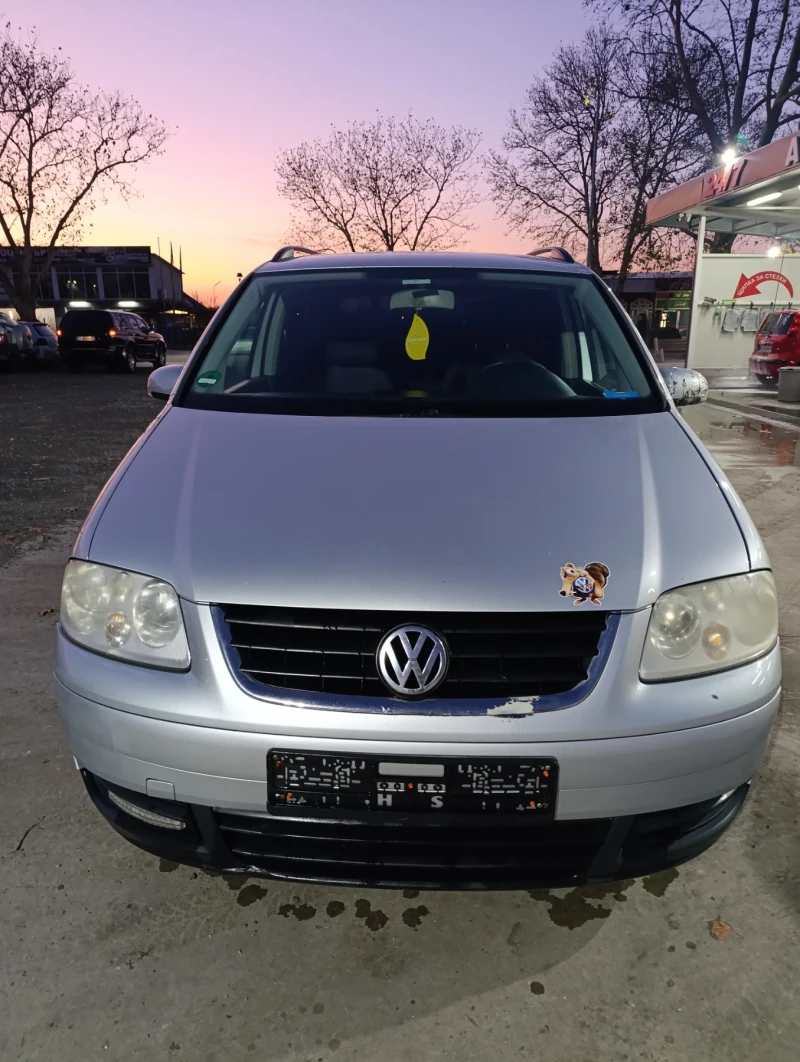 VW Touran 2.0 TDI Нов внос , снимка 7 - Автомобили и джипове - 48132534