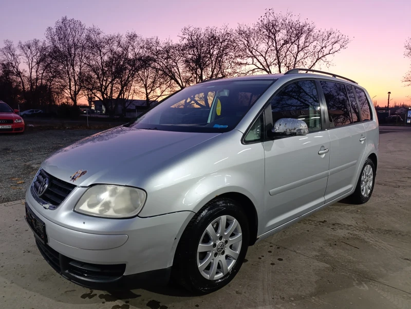 VW Touran 2.0 TDI Нов внос , снимка 1 - Автомобили и джипове - 48132534