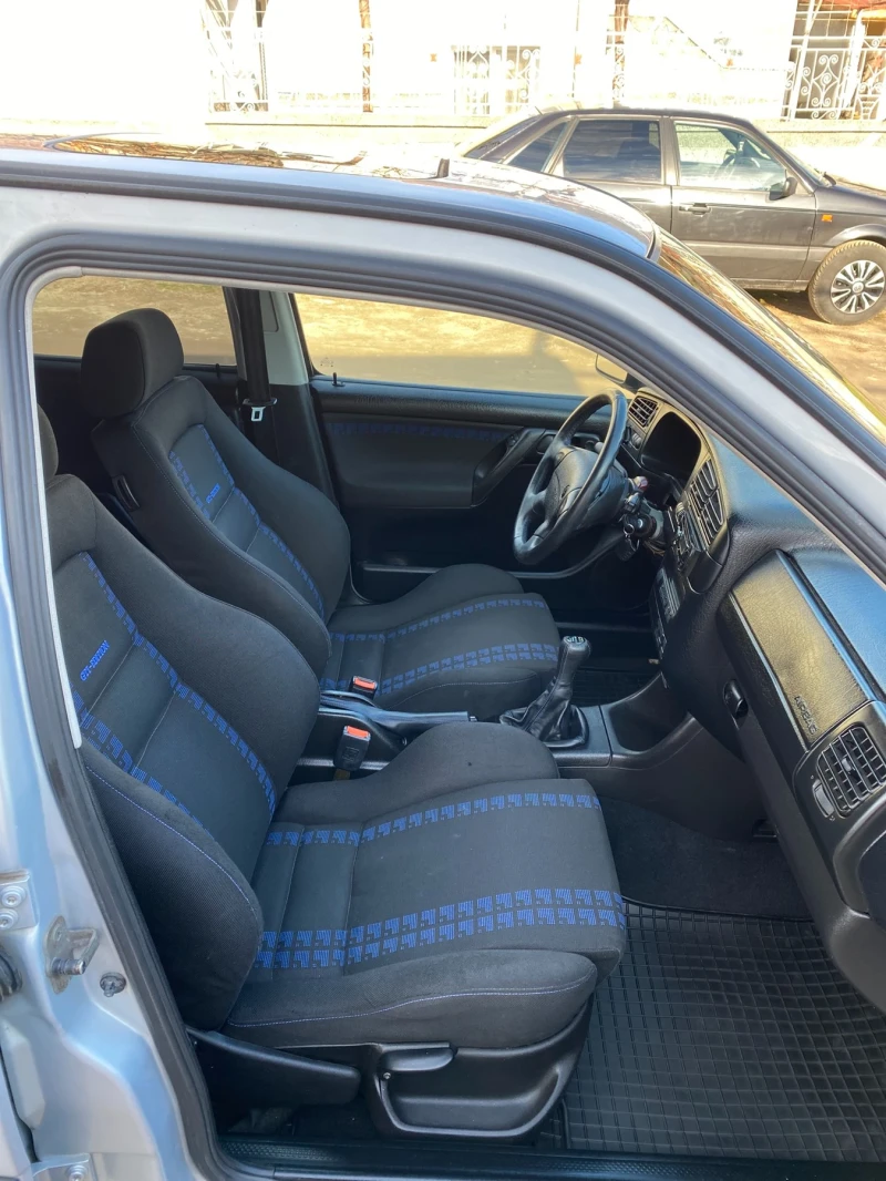 VW Golf 2.0 GTI Газ/Климатроник, снимка 7 - Автомобили и джипове - 49235587