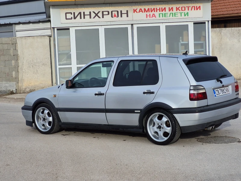 VW Golf 2.0 GTI Газ/Климатроник, снимка 3 - Автомобили и джипове - 49235587