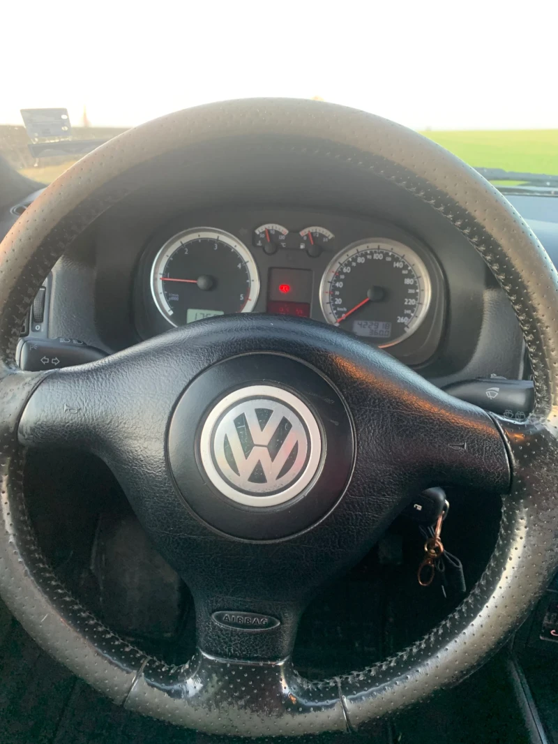 VW Golf 1, 9TDI / КЛИМАТРОНИК, снимка 11 - Автомобили и джипове - 49423346