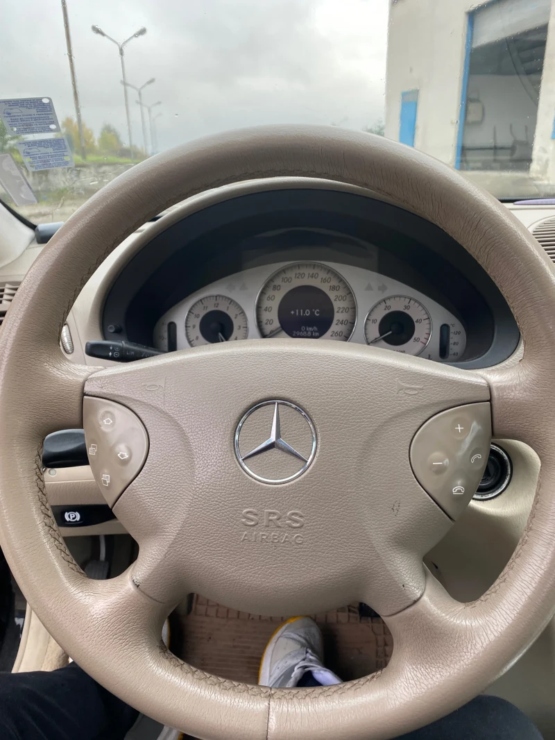 Mercedes-Benz E 270, снимка 6 - Автомобили и джипове - 52104099