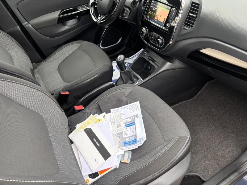 Renault Captur 2015+ 0.9+ ЛЕД+ ВС.ПЛАТЕНО+ НАВИ+ КАТО НОВА, снимка 13 - Автомобили и джипове - 52413942