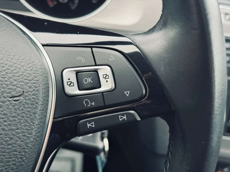 VW Golf * 5dr HB DSG 2.0 TDI Comfortline * CARFAX * ЦЕНА Д, снимка 15 - Автомобили и джипове - 53529234