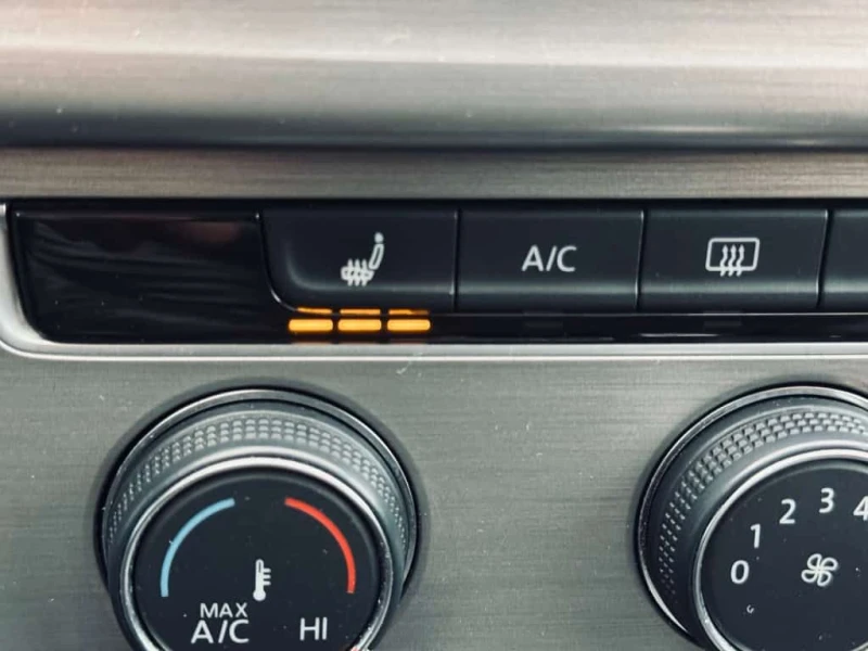 VW Golf * 5dr HB DSG 2.0 TDI Comfortline * CARFAX * ЦЕНА Д, снимка 13 - Автомобили и джипове - 53529234