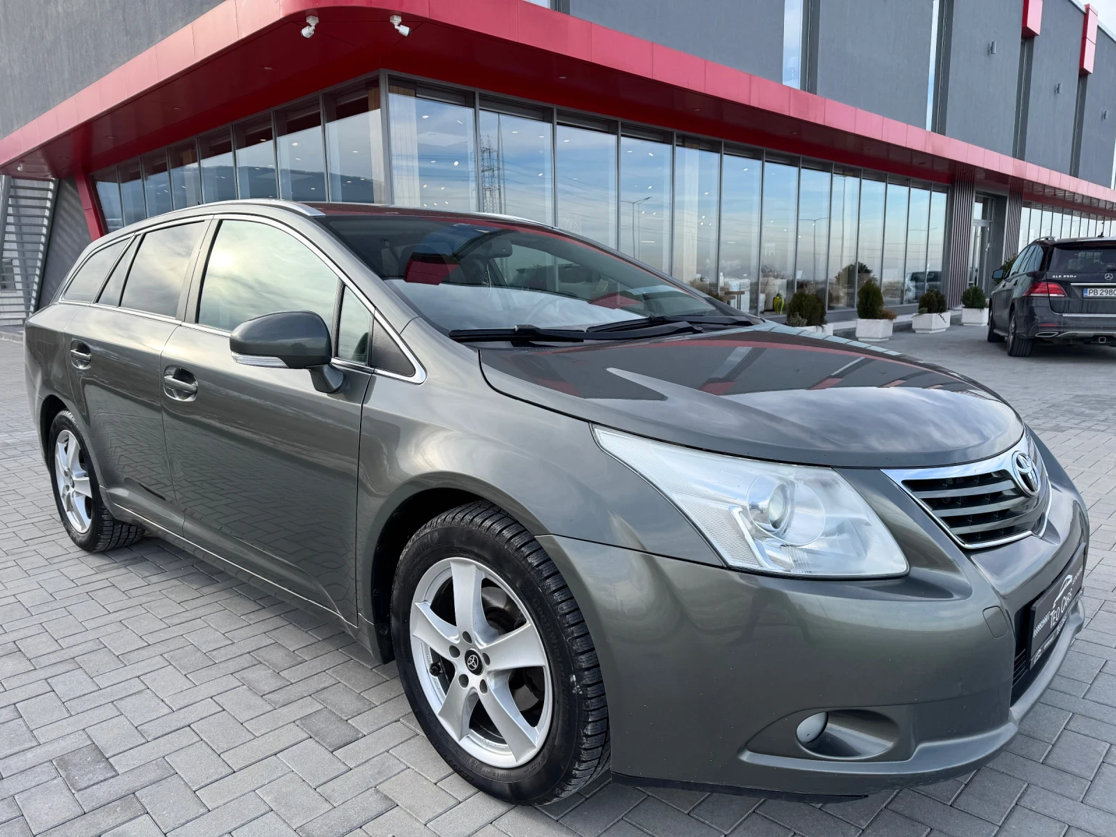 Toyota Avensis 2.0 D-4D 126к.с NAVI - [1] 