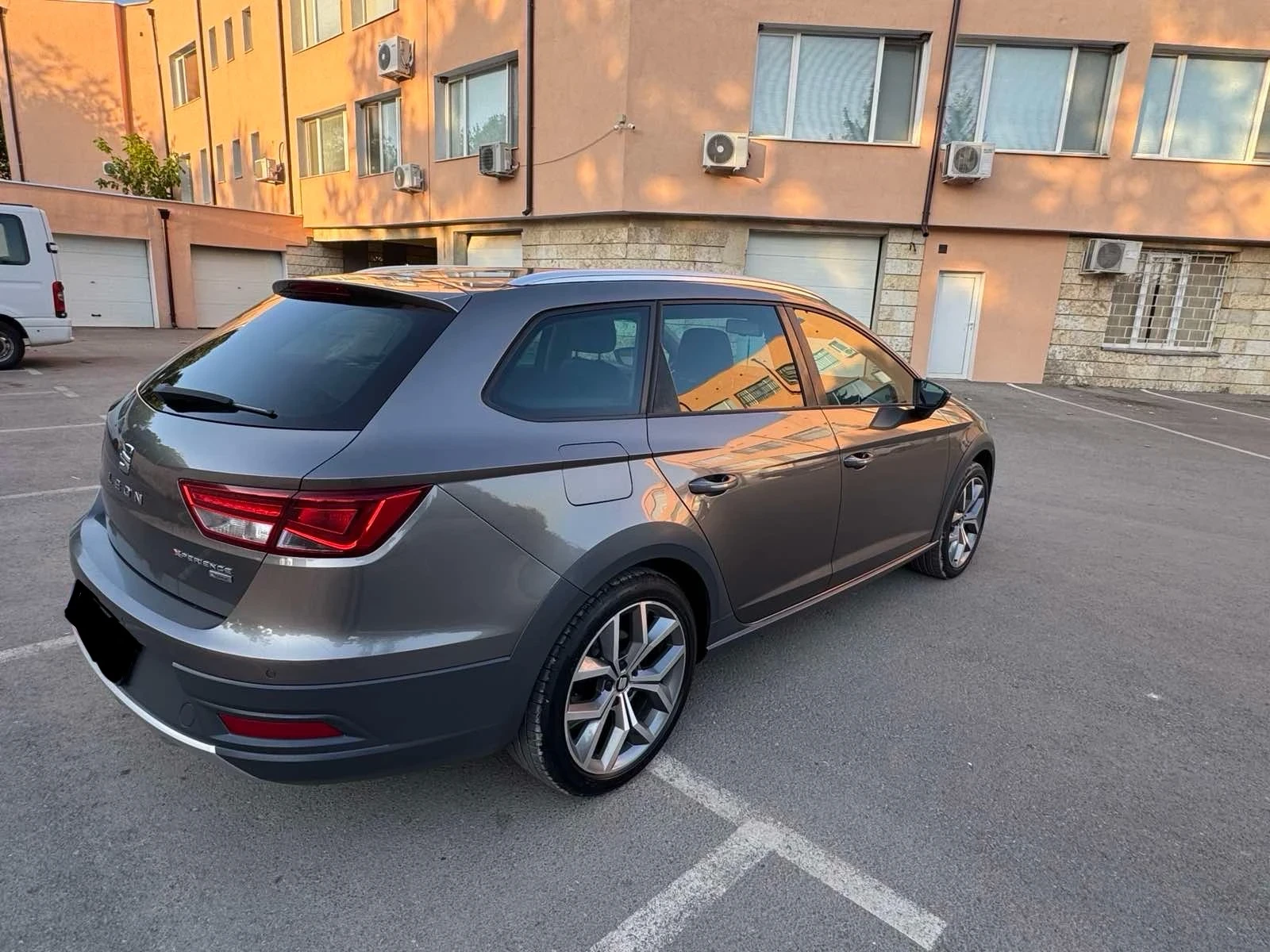 Seat Leon 2, 0TDI-DSG/F1/ДИСТРОНИК/КОЖА/ПОДГРЕВ/NAVIТОП!!! - изображение 6