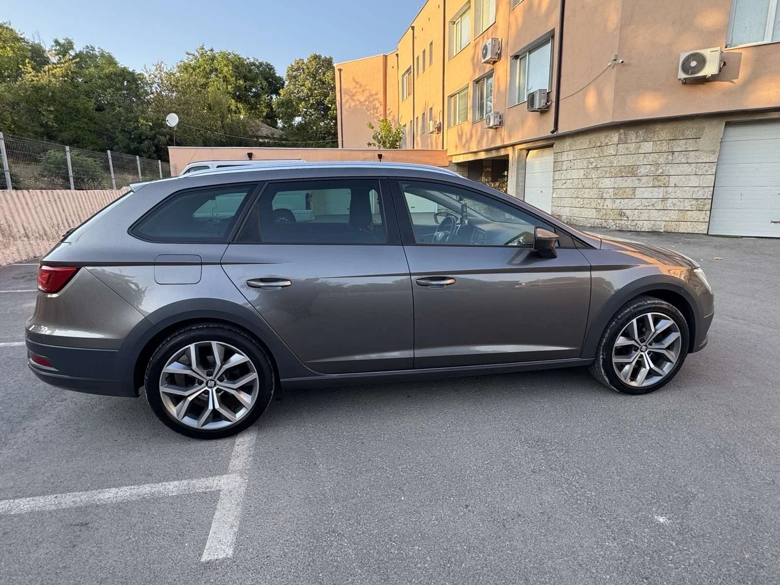 Seat Leon 2, 0TDI-DSG/F1/ДИСТРОНИК/КОЖА/ПОДГРЕВ/NAVIТОП!!! - изображение 7