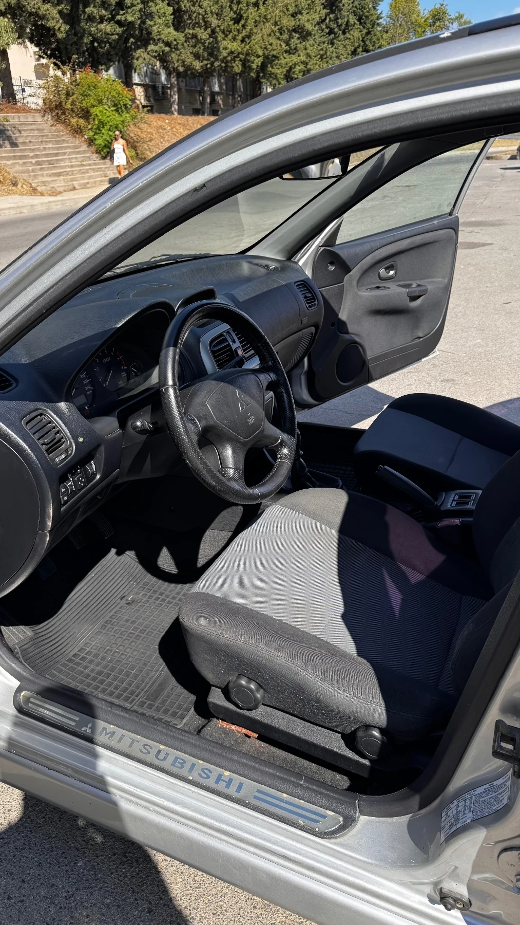 Mitsubishi Carisma 1.6 - изображение 8