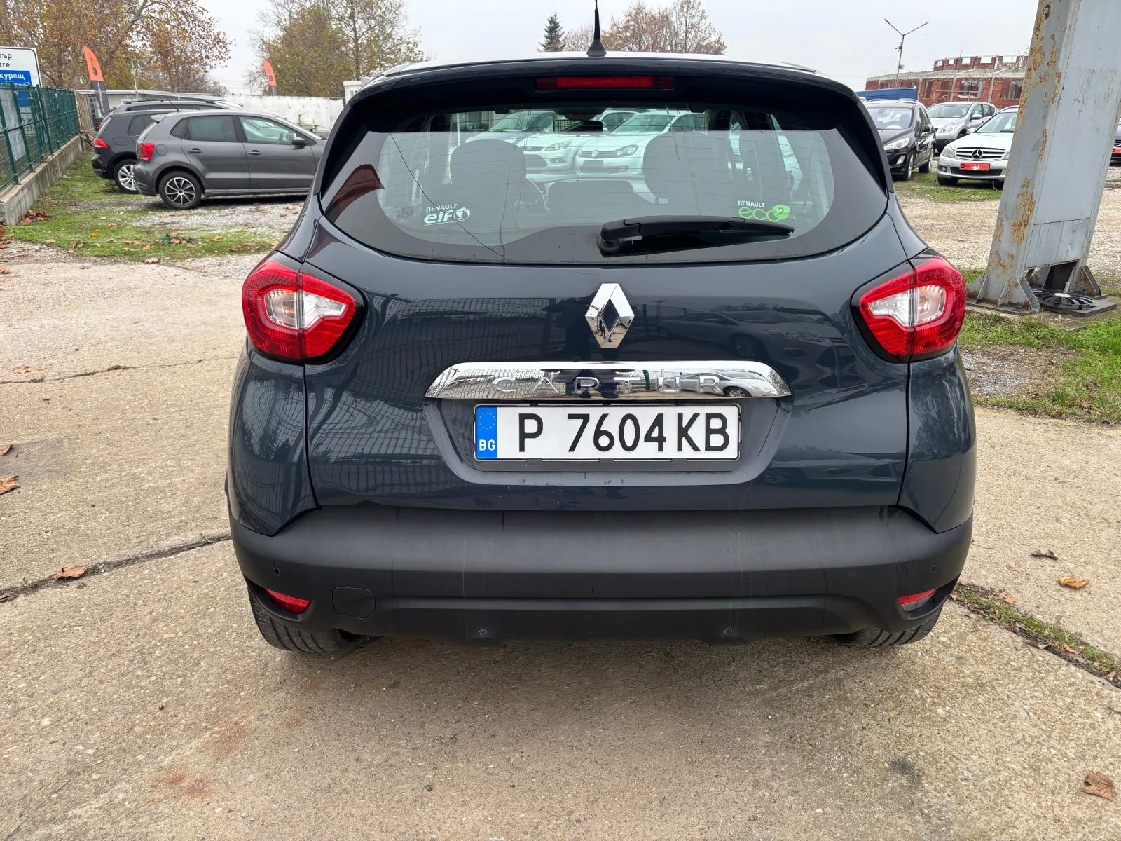 Renault Captur 2015+ 0.9+ ЛЕД+ ВС.ПЛАТЕНО+ НАВИ+ КАТО НОВА - изображение 4