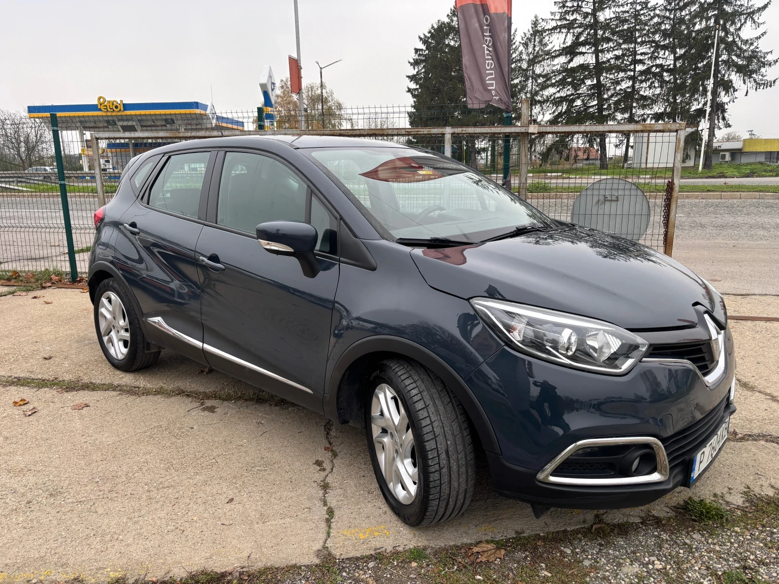 Renault Captur 2015+ 0.9+ ЛЕД+ ВС.ПЛАТЕНО+ НАВИ+ КАТО НОВА - изображение 3