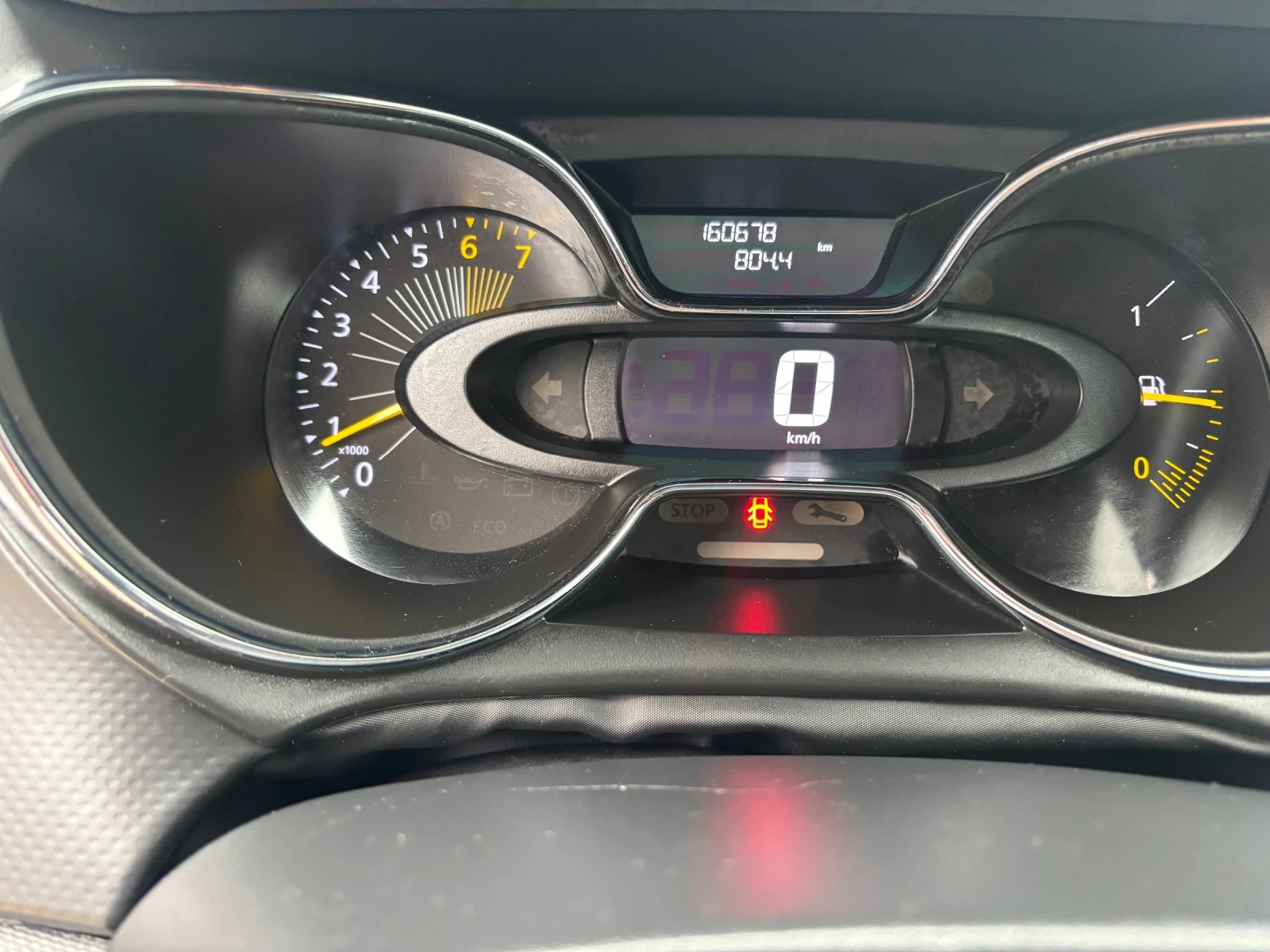 Renault Captur 2015+ 0.9+ ЛЕД+ ВС.ПЛАТЕНО+ НАВИ+ КАТО НОВА - изображение 9