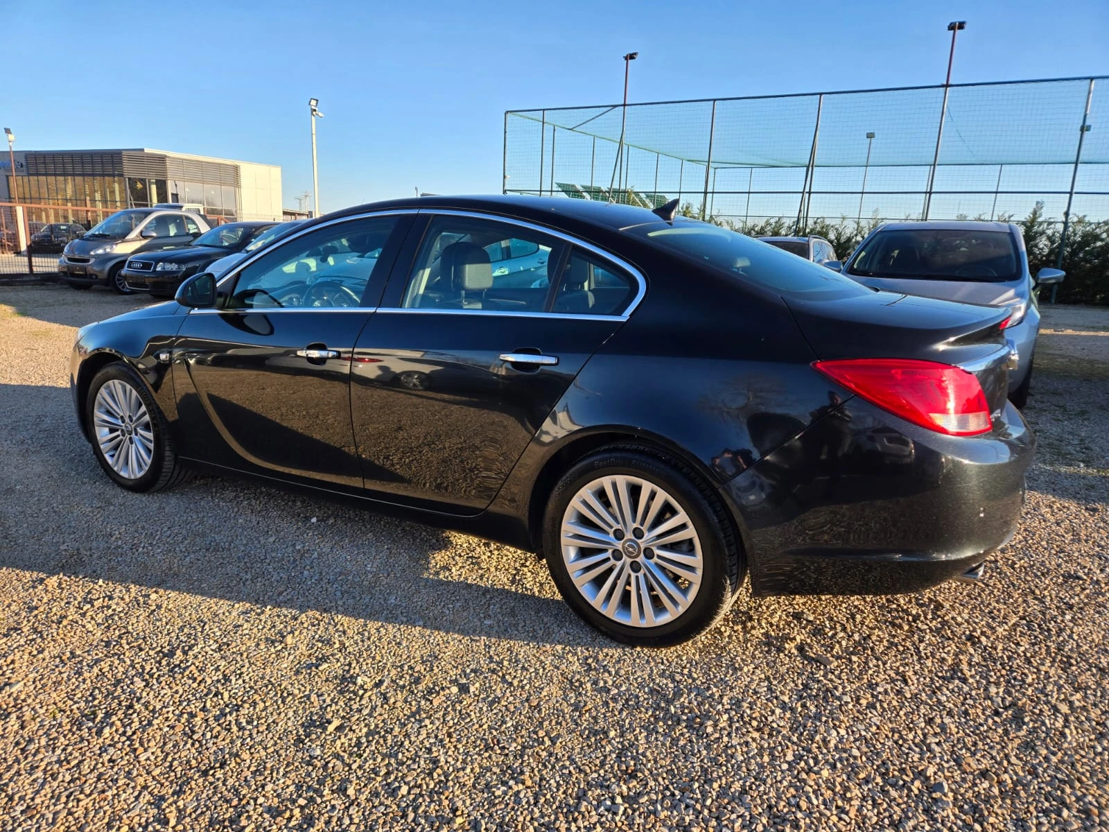 Opel Insignia КАТО НОВА, снимка 9 - Автомобили и джипове - 53821729