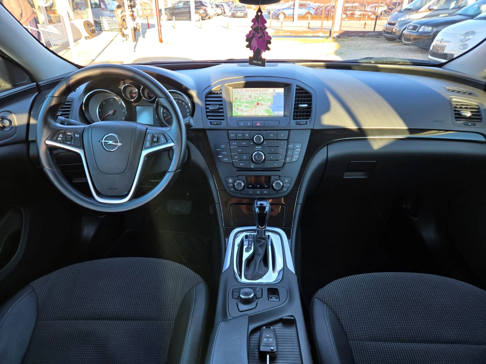 Opel Insignia КАТО НОВА, снимка 16 - Автомобили и джипове - 53821729