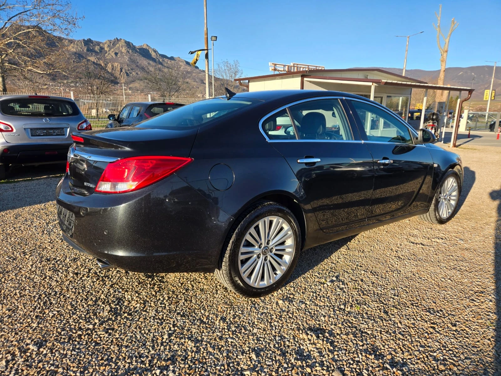 Opel Insignia КАТО НОВА, снимка 5 - Автомобили и джипове - 53821729