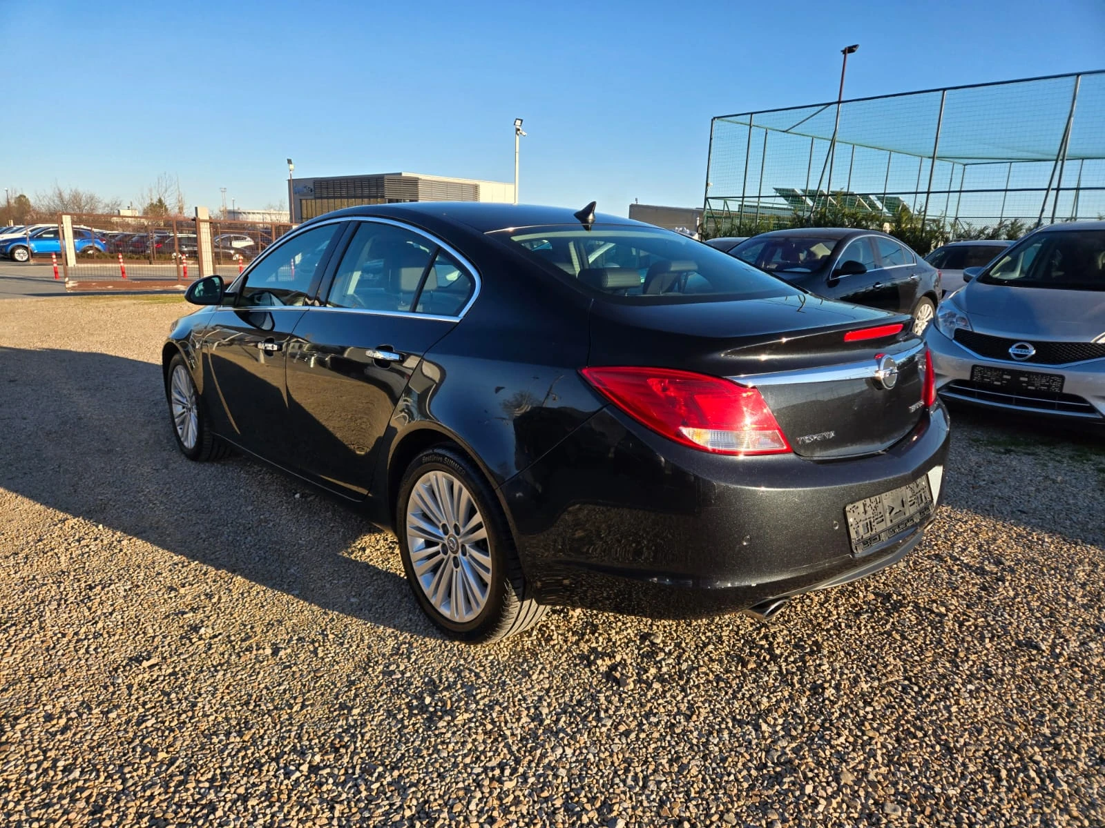 Opel Insignia КАТО НОВА, снимка 8 - Автомобили и джипове - 53821729