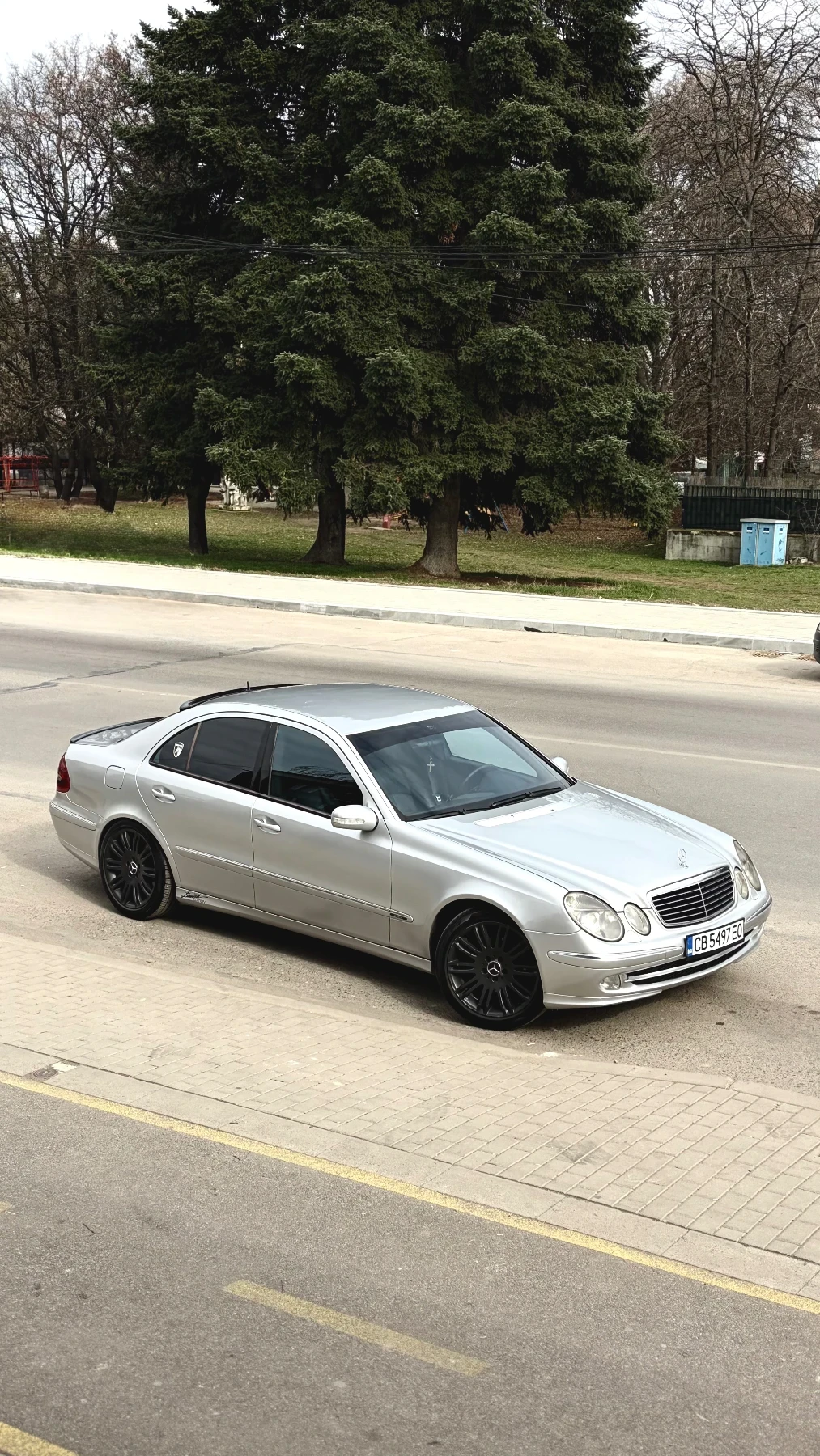 Mercedes-Benz E 270, снимка 3 - Автомобили и джипове - 53914971