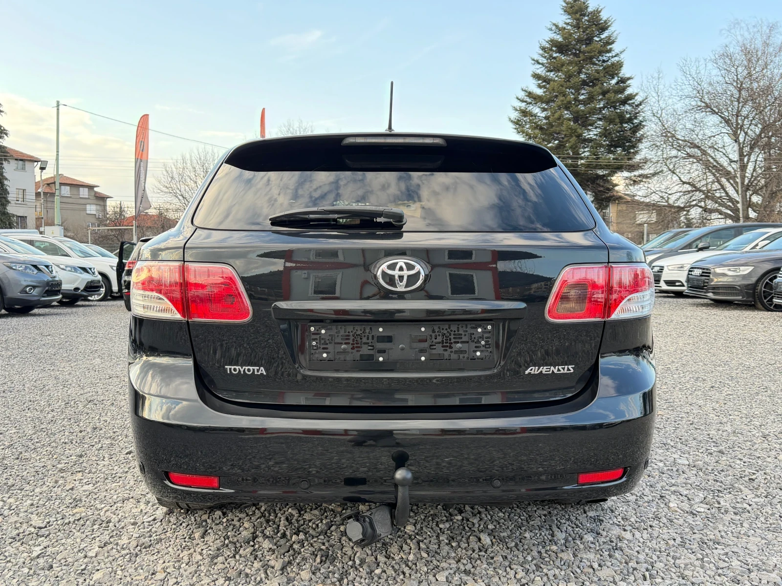 Toyota Avensis 2.0D-4D, Keyless, Панорама, Навигация, Камера, Ксе, снимка 8 - Автомобили и джипове - 53983128