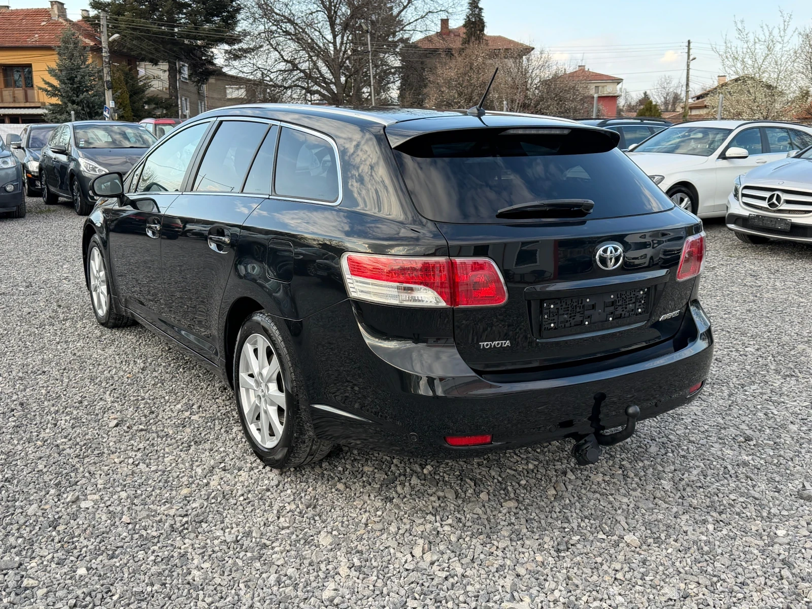 Toyota Avensis 2.0D-4D, Keyless, Панорама, Навигация, Камера, Ксе, снимка 6 - Автомобили и джипове - 53983128