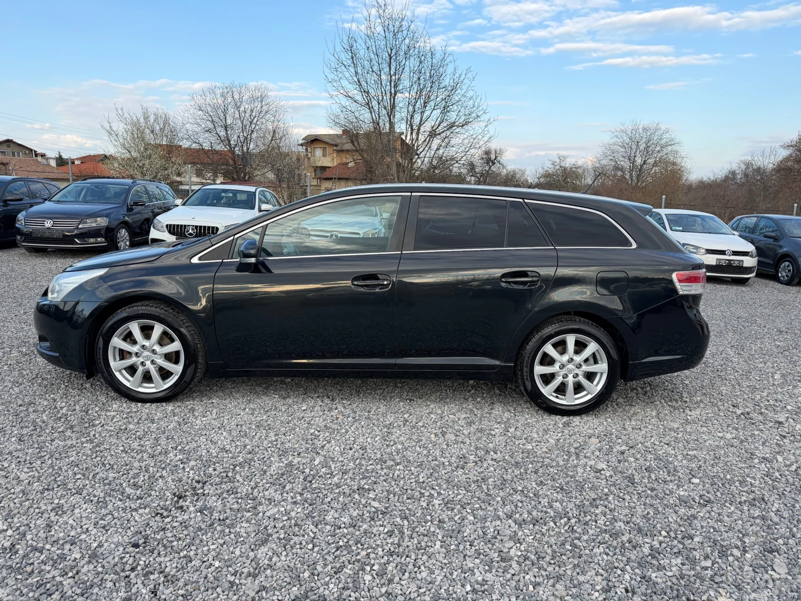 Toyota Avensis 2.0D-4D, Keyless, Панорама, Навигация, Камера, Ксе, снимка 5 - Автомобили и джипове - 53983128