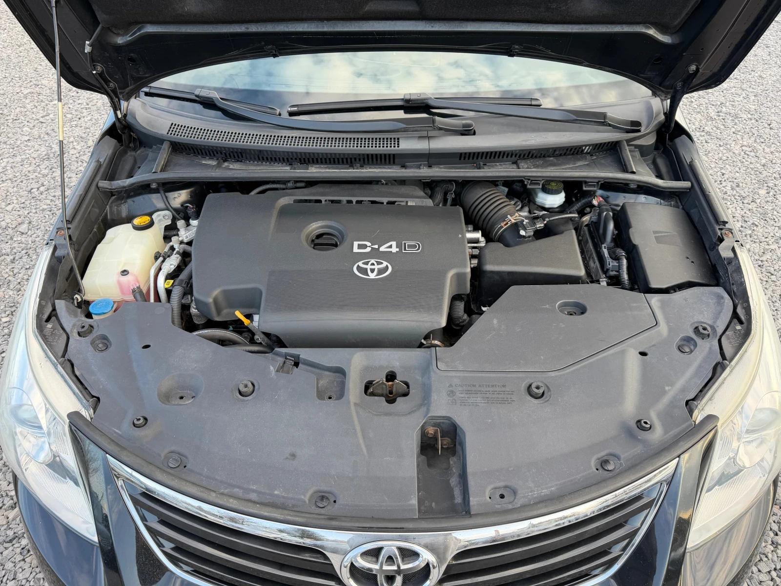 Toyota Avensis 2.0D-4D, Keyless, Панорама, Навигация, Камера, Ксе, снимка 15 - Автомобили и джипове - 53983128