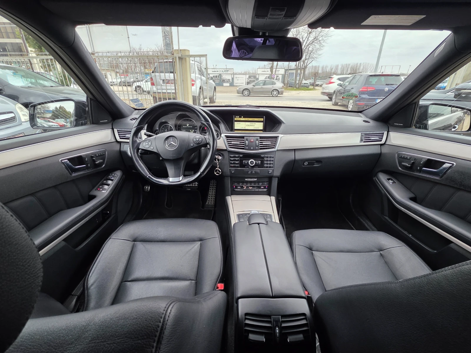 Mercedes-Benz E 350 4Matic AMG Line , снимка 12 - Автомобили и джипове - 54177898