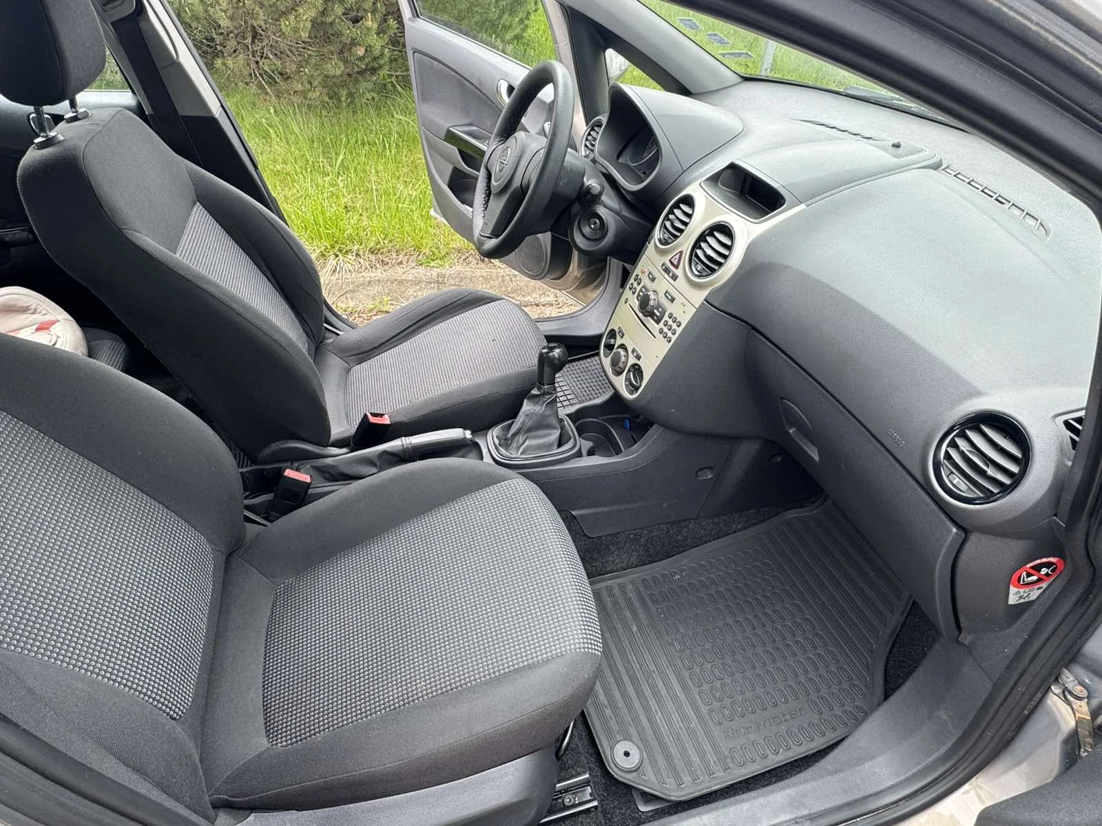 Opel Corsa, снимка 11 - Автомобили и джипове - 54544337