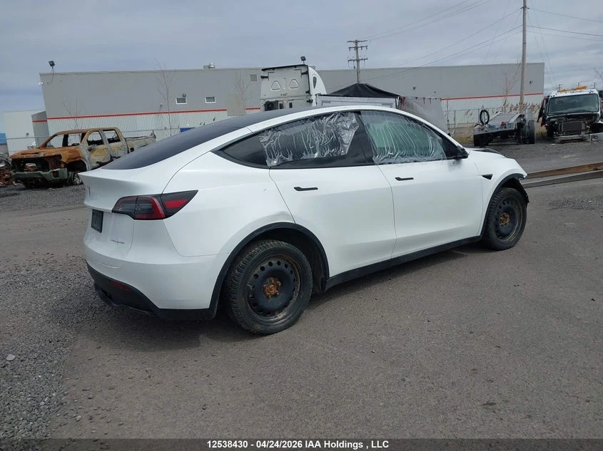 Tesla Model Y Long Range 4x4, снимка 3 - Автомобили и джипове - 54656964