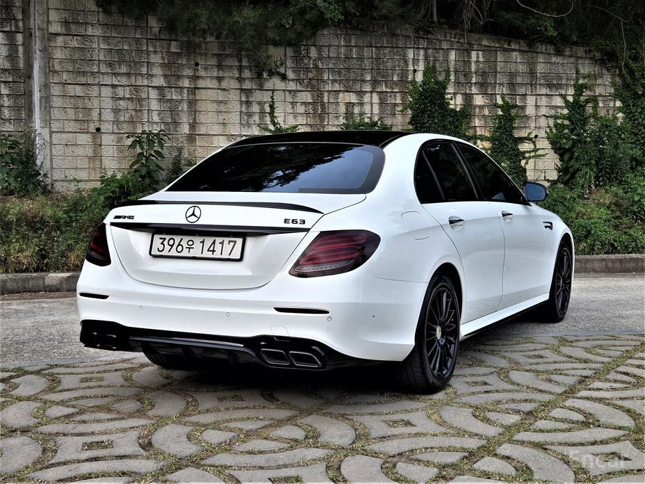 Mercedes-Benz E 220, снимка 3 - Автомобили и джипове - 54812242
