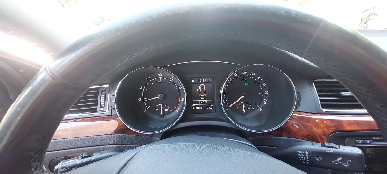 Skoda Superb, снимка 4 - Автомобили и джипове - 55069613